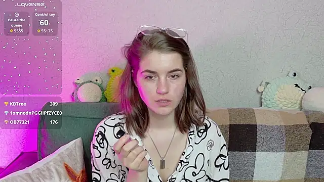 Snapshot of ElzaBlis chatting on 04.18.26 ElzaBlis online show from 04.18.26