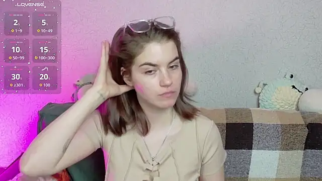 Snapshot of ElzaBlis chatting on 04.19.26 ElzaBlis online show from 04.19.26