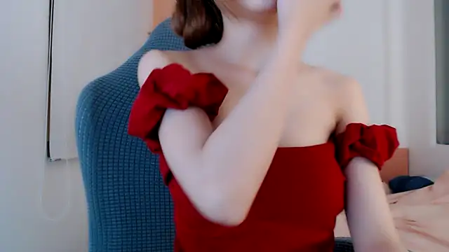 Snapshot of Cam-Ly chatting on 04.12.26 Cam-Ly online show from 04.12.26
