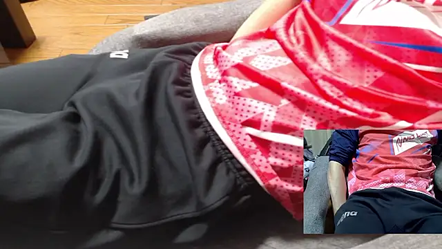 Snapshot of Yasu2000 chatting on 04.21.26 Yasu2000 online show from 04.21.26
