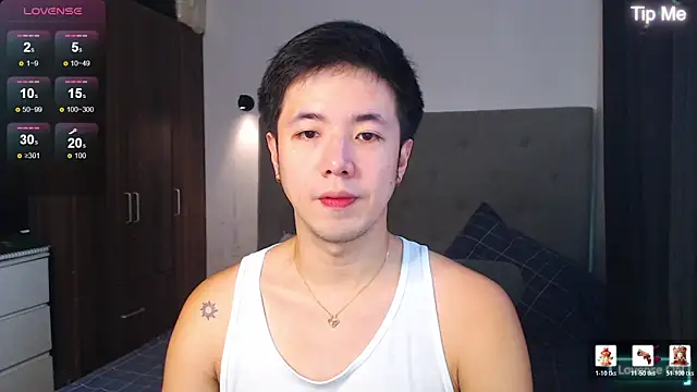 Snapshot of Addictiveboi chatting on 04.26.26 Addictiveboi online show from 04.26.26