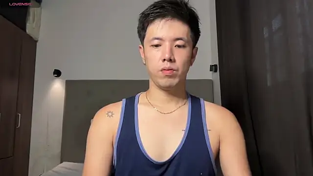 Snapshot of Addictiveboi chatting on 05.18.26 Addictiveboi online show from 05.18.26