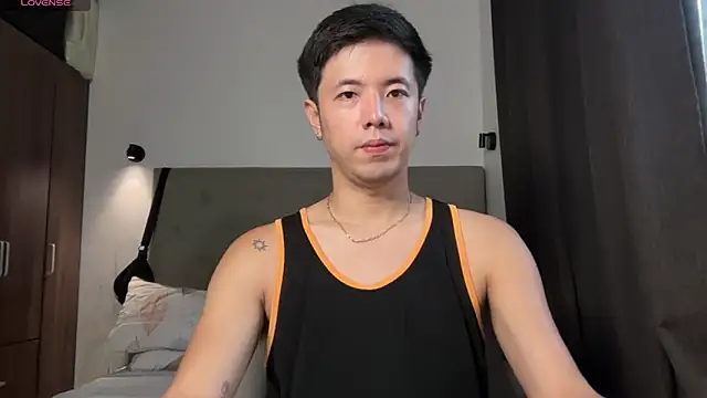 Snapshot of Addictiveboi chatting on 05.19.26 Addictiveboi online show from 05.19.26