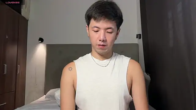 Snapshot of Addictiveboi chatting on 05.21.26 Addictiveboi online show from 05.21.26