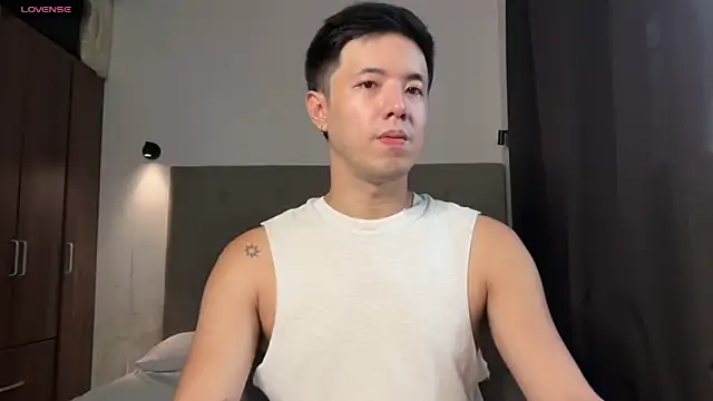 Snapshot of Addictiveboi chatting on 05.25.26 Addictiveboi online show from 05.25.26