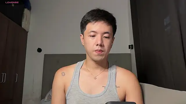 Snapshot of Addictiveboi chatting on 06.01.26 Addictiveboi online show from 06.01.26