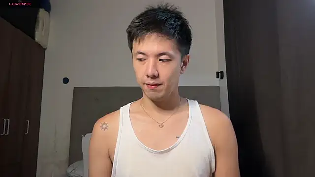 Snapshot of Addictiveboi chatting on 06.02.26 Addictiveboi online show from 06.02.26