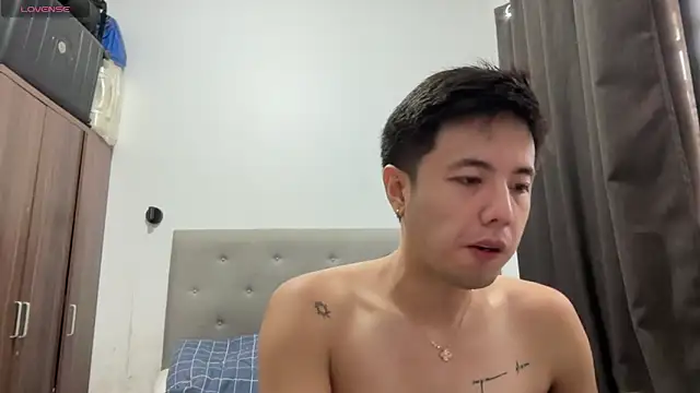 Snapshot of Addictiveboi chatting on 06.04.26 Addictiveboi online show from 06.04.26