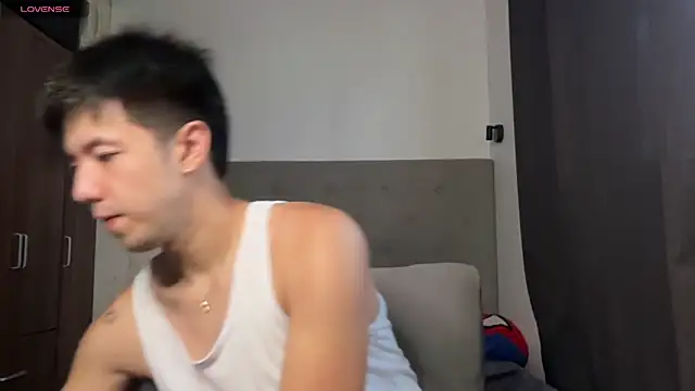 Snapshot of Addictiveboi chatting on 06.09.26 Addictiveboi online show from 06.09.26