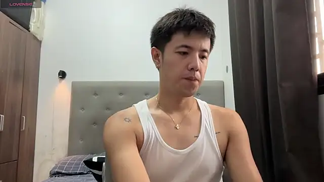 Snapshot of Addictiveboi chatting on 06.10.26 Addictiveboi online show from 06.10.26