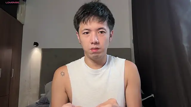 Snapshot of Addictiveboi chatting on 06.13.26 Addictiveboi online show from 06.13.26