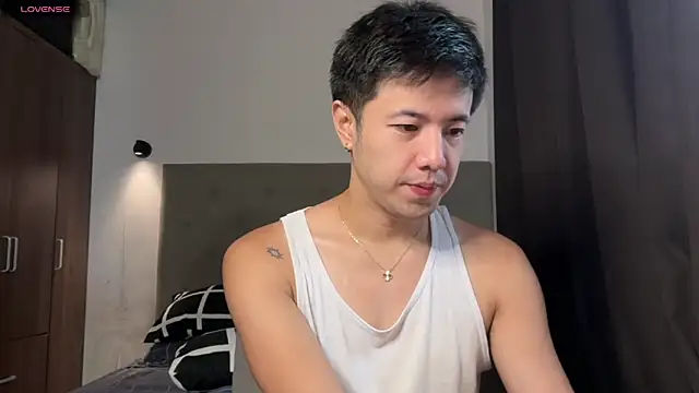 Snapshot of Addictiveboi chatting on 06.14.26 Addictiveboi online show from 06.14.26