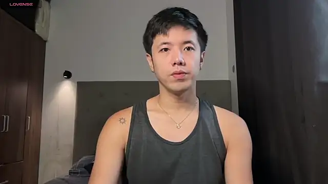 Snapshot of Addictiveboi chatting on 06.19.26 Addictiveboi online show from 06.19.26
