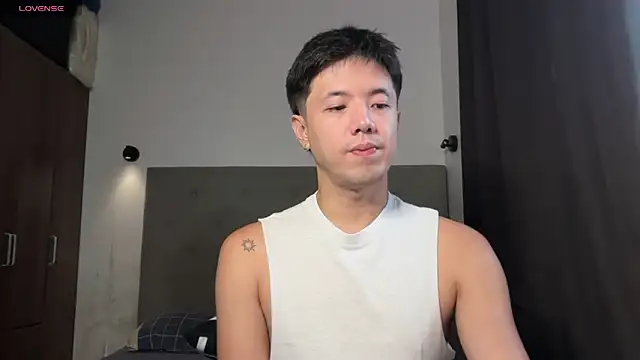 Snapshot of Addictiveboi chatting on 06.24.26 Addictiveboi online show from 06.24.26