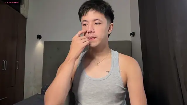 Snapshot of Addictiveboi chatting on 06.25.26 Addictiveboi online show from 06.25.26