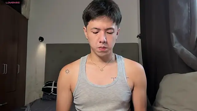 Snapshot of Addictiveboi chatting on 06.25.26 Addictiveboi online show from 06.25.26