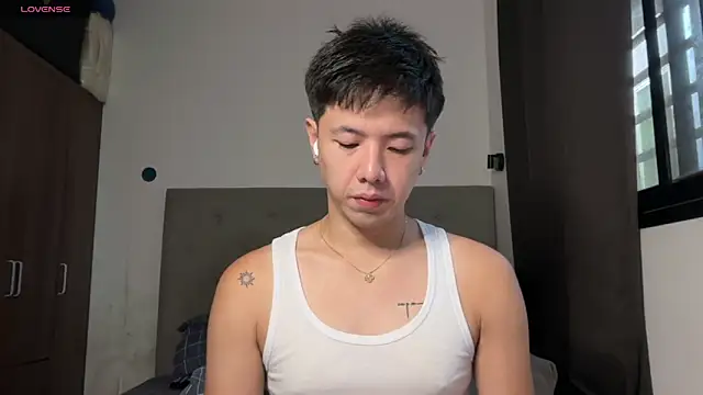 Snapshot of Addictiveboi chatting on 06.27.26 Addictiveboi online show from 06.27.26