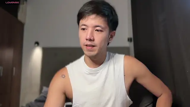 Snapshot of Addictiveboi chatting on 07.13.26 Addictiveboi online show from 07.13.26