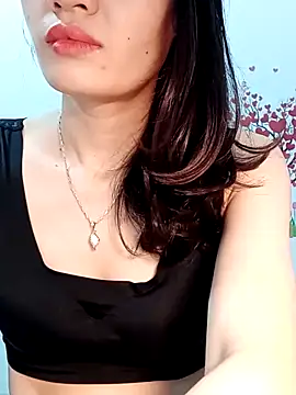 Snapshot of Hinna_x chatting on 04.18.26 Hinna x online show from 04.18.26