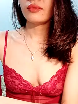 Snapshot of Hinna_x chatting on 04.19.26 Hinna x online show from 04.19.26