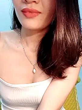 Snapshot of Hinna_x chatting on 04.25.26 Hinna x online show from 04.25.26