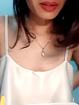 Snapshot of Hinna_x chatting on 05.05.26 Hinna x online show from 05.05.26