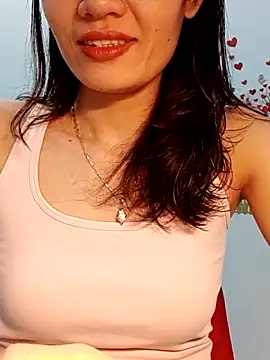 Snapshot of Hinna_x chatting on 05.08.26 Hinna x online show from 05.08.26