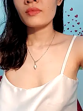 Snapshot of Hinna_x chatting on 05.22.26 Hinna x online show from 05.22.26