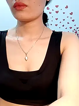 Snapshot of Hinna_x chatting on 06.21.26 Hinna x online show from 06.21.26