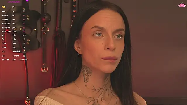 livia starwars online show from 09.08.25