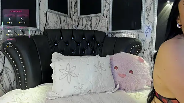 adelinemoretti online show from 01.05.26