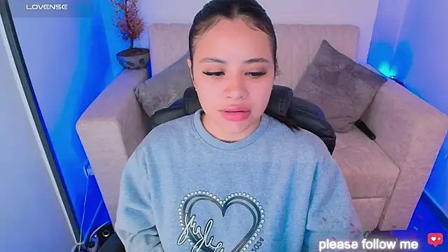 Snapshot of nicemiiaa7_ chatting on 02.14.26 nicemiiaa7 online show from 02.14.26