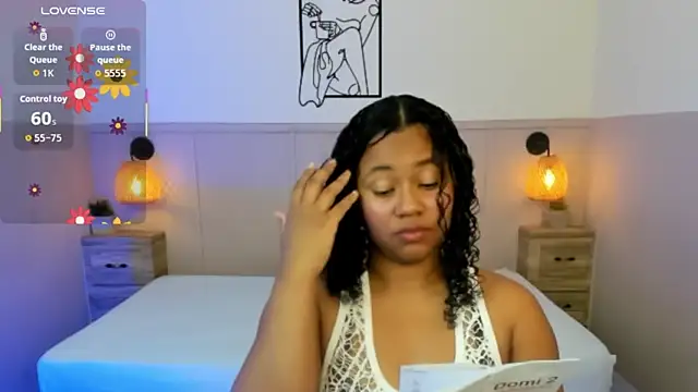 Snapshot of AuroraSky8 chatting on 09.22.25 AuroraSky8 online show from 09.22.25