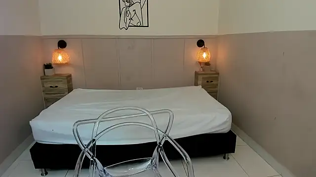 Snapshot of AuroraSky8 chatting on 10.25.25 AuroraSky8 online show from 10.25.25