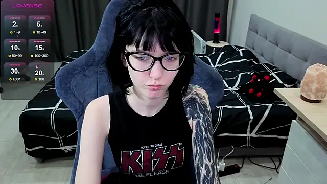 HazelTompson online show from 01.09.26