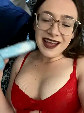 Snapshot of NaughtyNerdyWifey chatting on 11.29.25 NaughtyNerdyWifey online show from 11.29.25