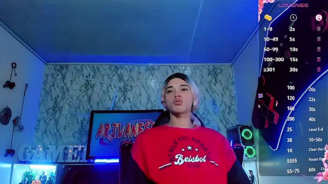 Snapshot of Madison_Mujica chatting on 10.18.25 Madison Mujica online show from 10.18.25