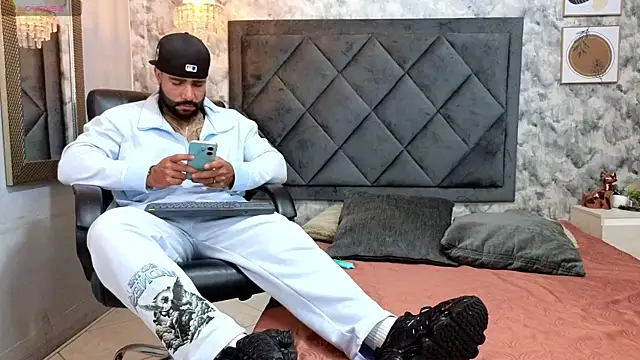 Apolo rousse1 online show from 09.18.25