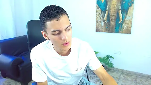 Snapshot of Matiius18 chatting on 04.29.26 Matiius18 online show from 04.29.26