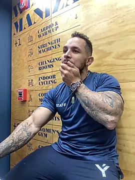 Snapshot of mason_fit chatting on 10.12.25 mason fit online show from 10.12.25