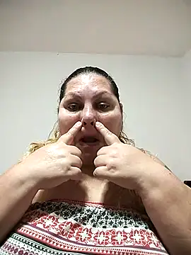 Snapshot of Miasmithr chatting on 09.11.25 Miasmithr online show from 09.11.25