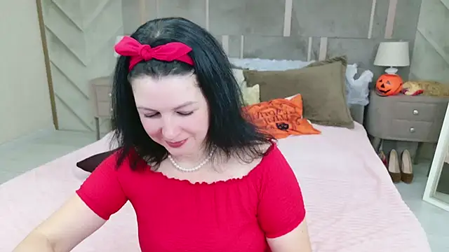 Nina Stane online show from 10.23.25