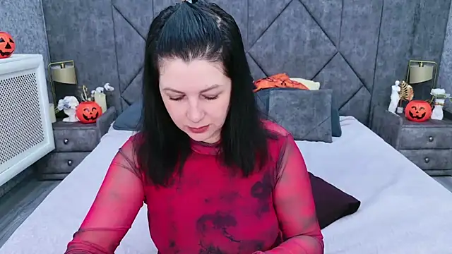 Nina Stane online show from 11.04.25