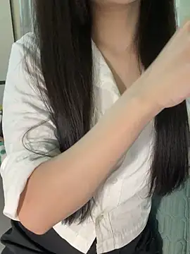 Snapshot of Dior_baby chatting on 09.12.25 Dior baby online show from 09.12.25