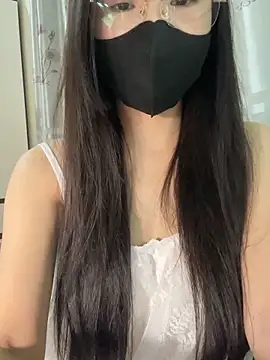 Snapshot of Dior_baby chatting on 09.26.25 Dior baby online show from 09.26.25