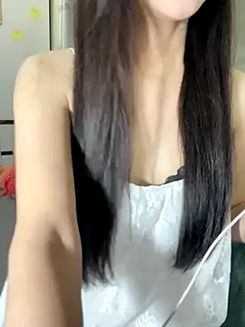 Snapshot of Dior_baby chatting on 10.07.25 Dior baby online show from 10.07.25