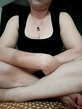 Kim-Anhh online show from 10.24.25