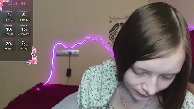 AliceHaris online show from 10.24.25