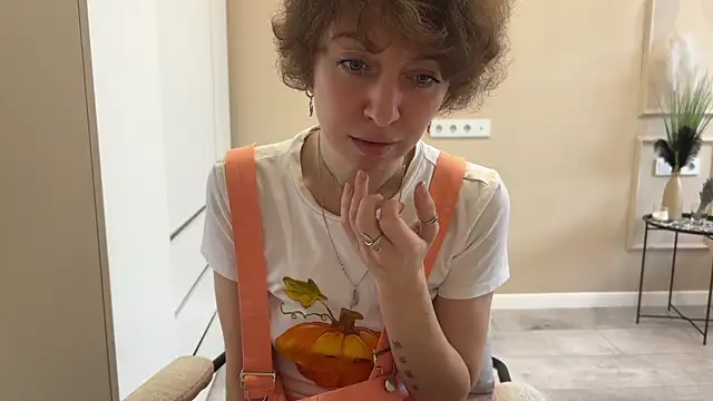 daniellia  online show from 11.14.25