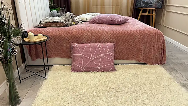 daniellia  online show from 04.24.26